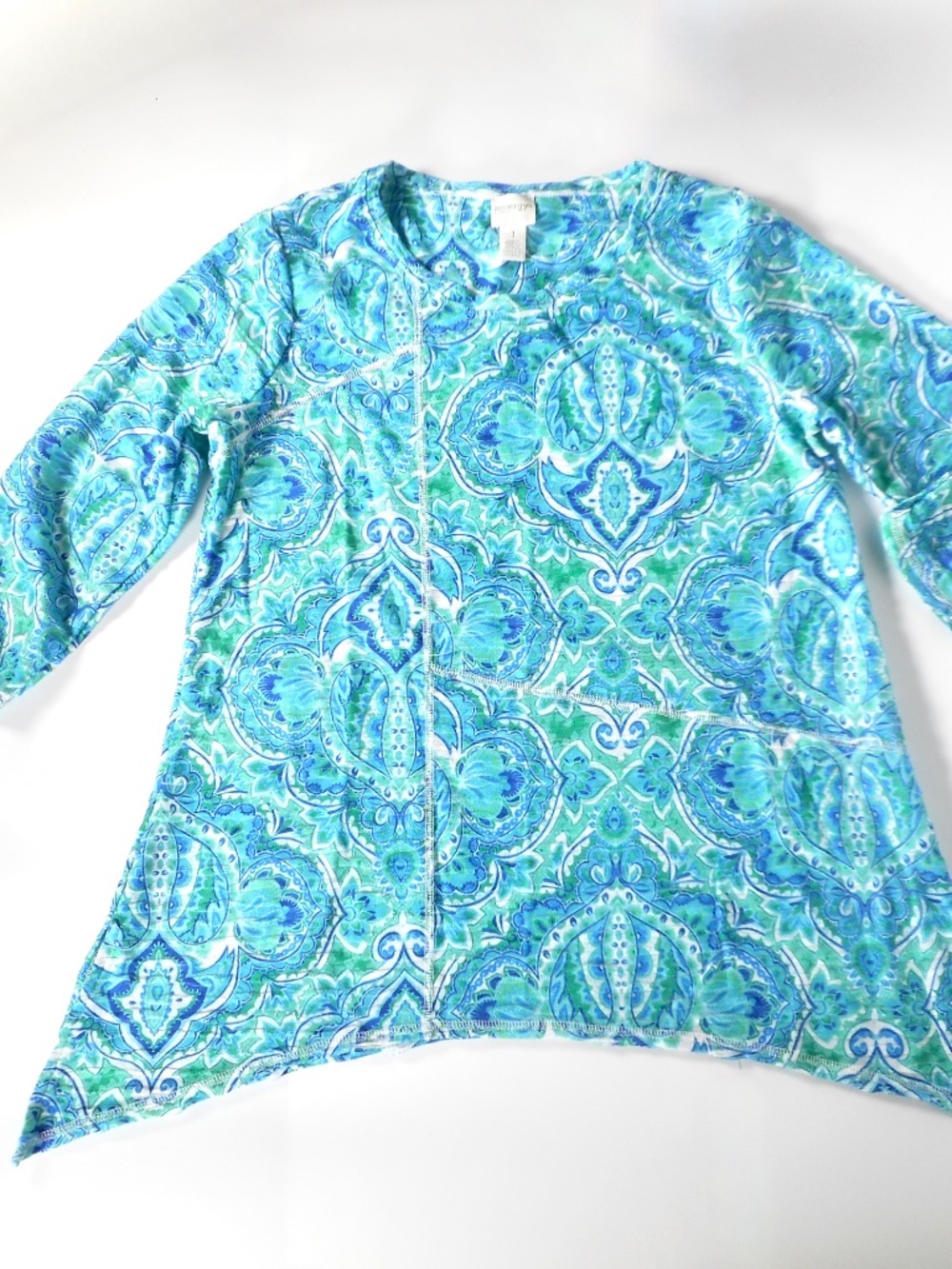 Chicos Zenergy Sz 1 M 8 Blue Green 3/4 Sleeve Top Floral Shark Bite Hem Paisley